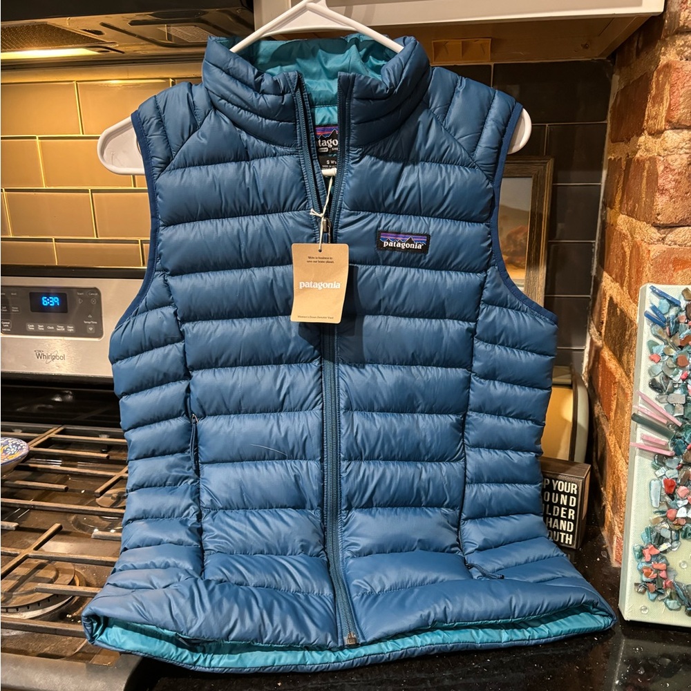 Brand new never worn Patagonia vest (s)